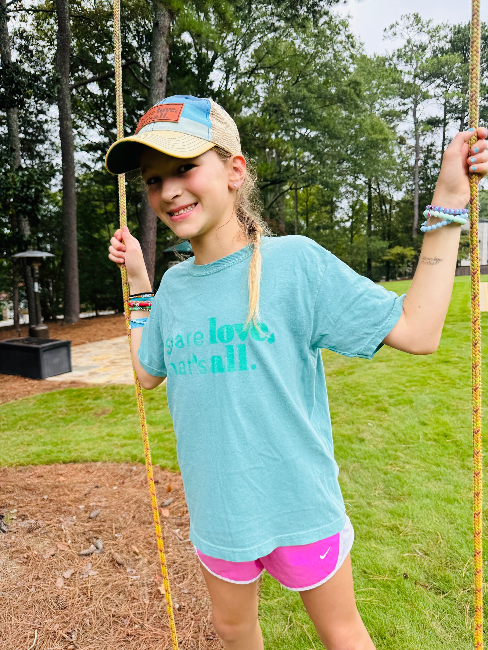 SHARE LOVE , THAT'S ALL.